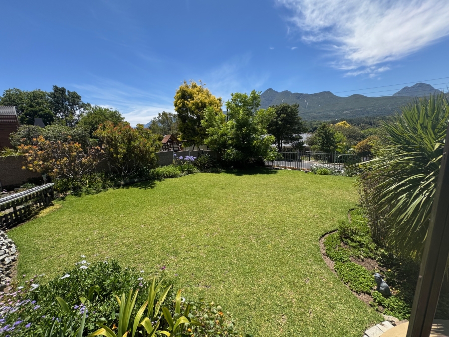 4 Bedroom Property for Sale in Denver Park Western Cape